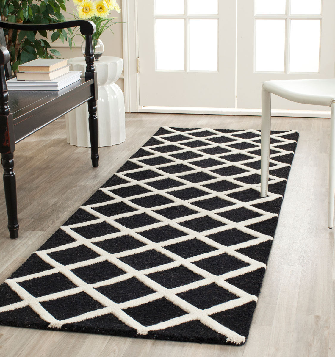 Safavieh Clearance Cambridge CAM135E Black Rug