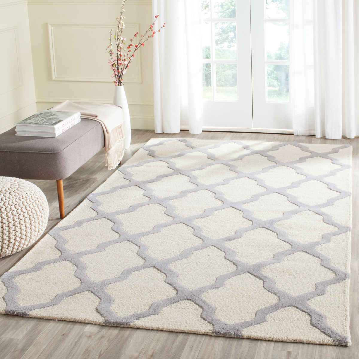 Safavieh Clearance Cambridge CAM121Y Ivory Rug