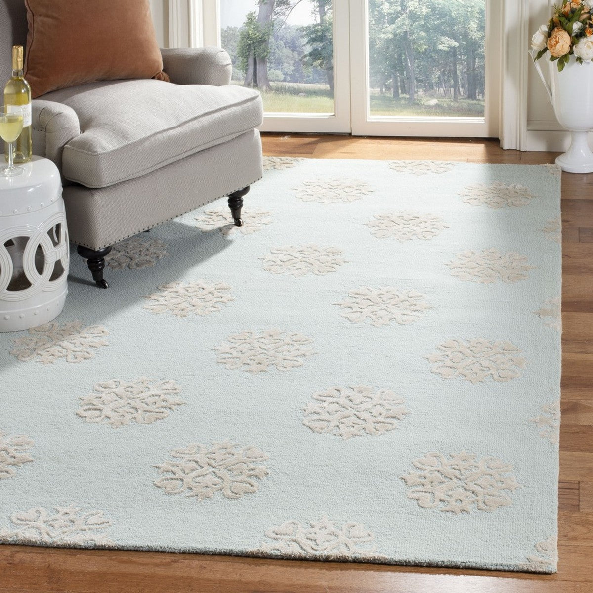 Safavieh Clearance Sohos SOH213B Light Blue Rug