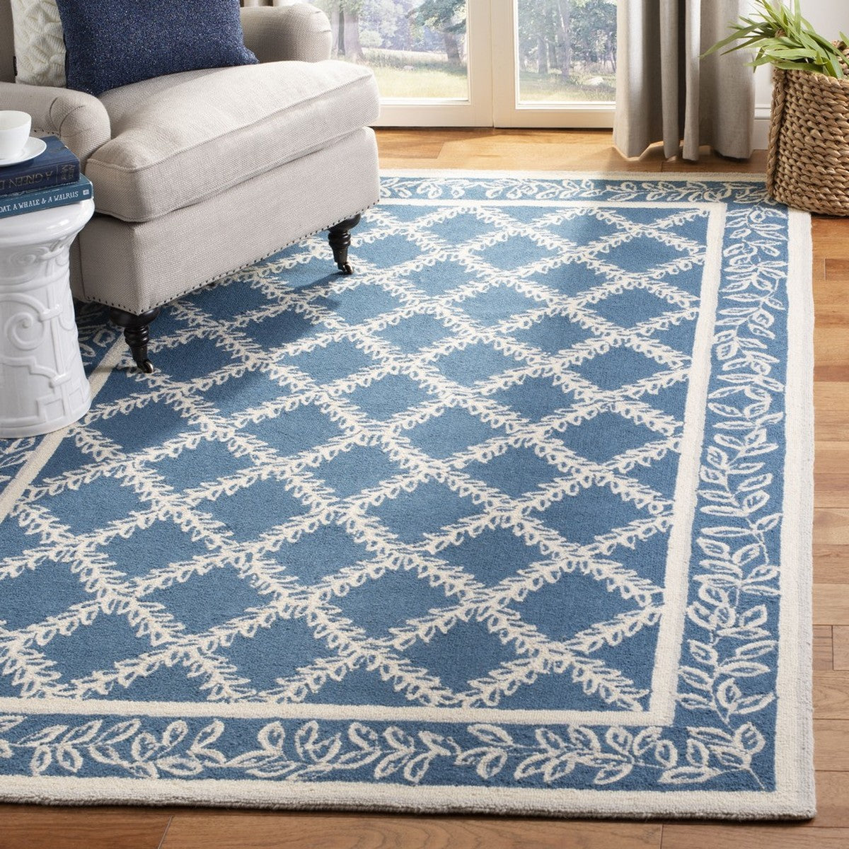 Safavieh Clearance Chelsea HK230N Navy Blue Rug