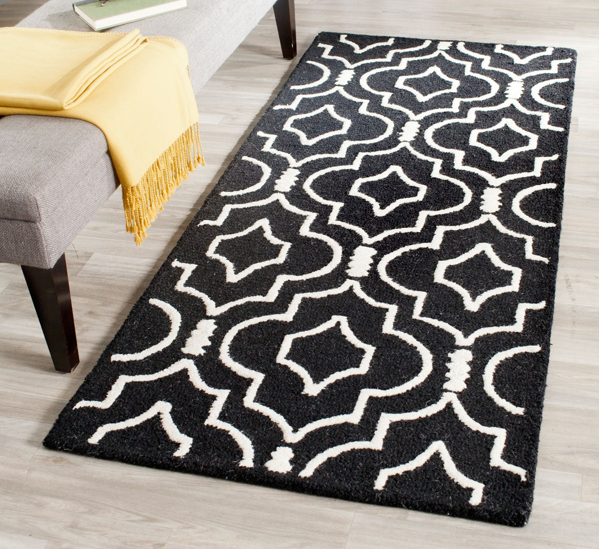 Safavieh Clearance Cambridge CAM141E Black Rug