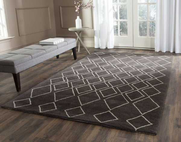 Safavieh Clearance Soho SOH340A Ivory Rug