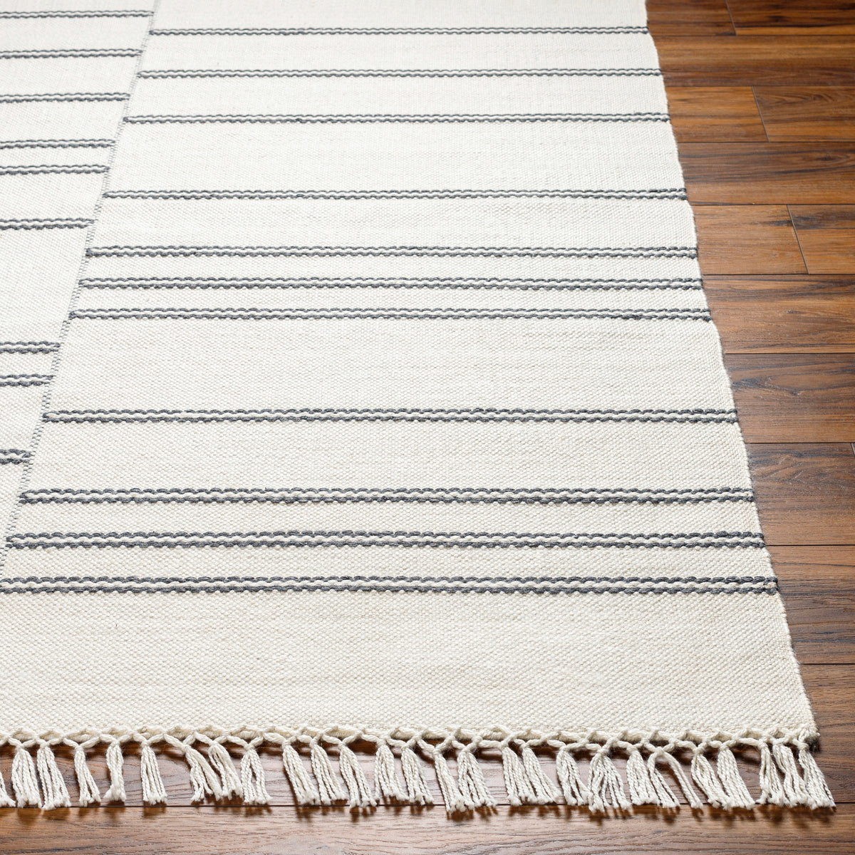 surya azalea aza 2332 rug