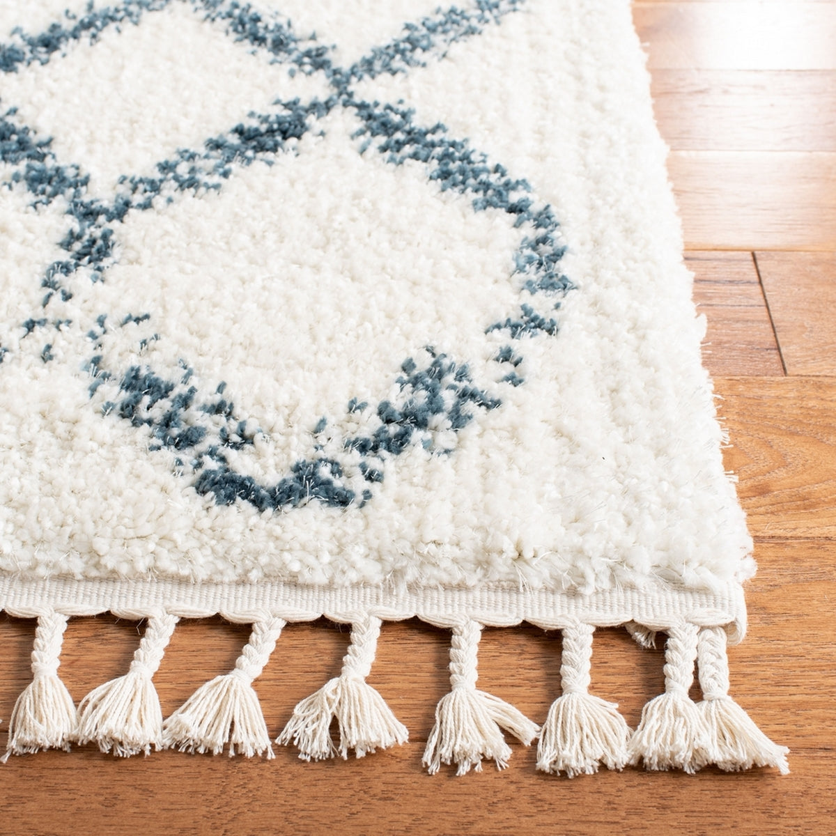 safavieh clearance berber fringe shag bfg524a cream rug