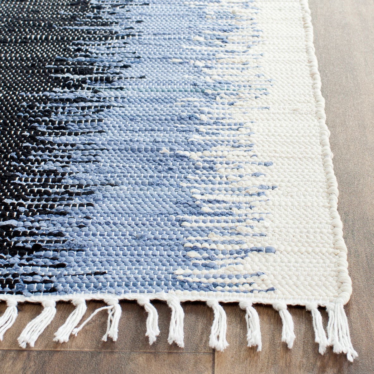 Safavieh Clearance Montauk MTK710A Black Rug
