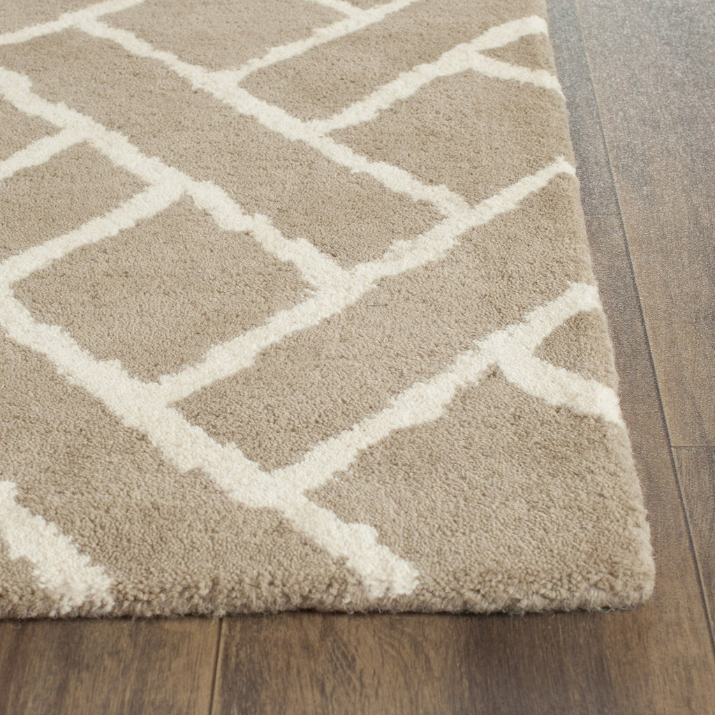 Safavieh Clearance Chatham CHT757H Beige Rug