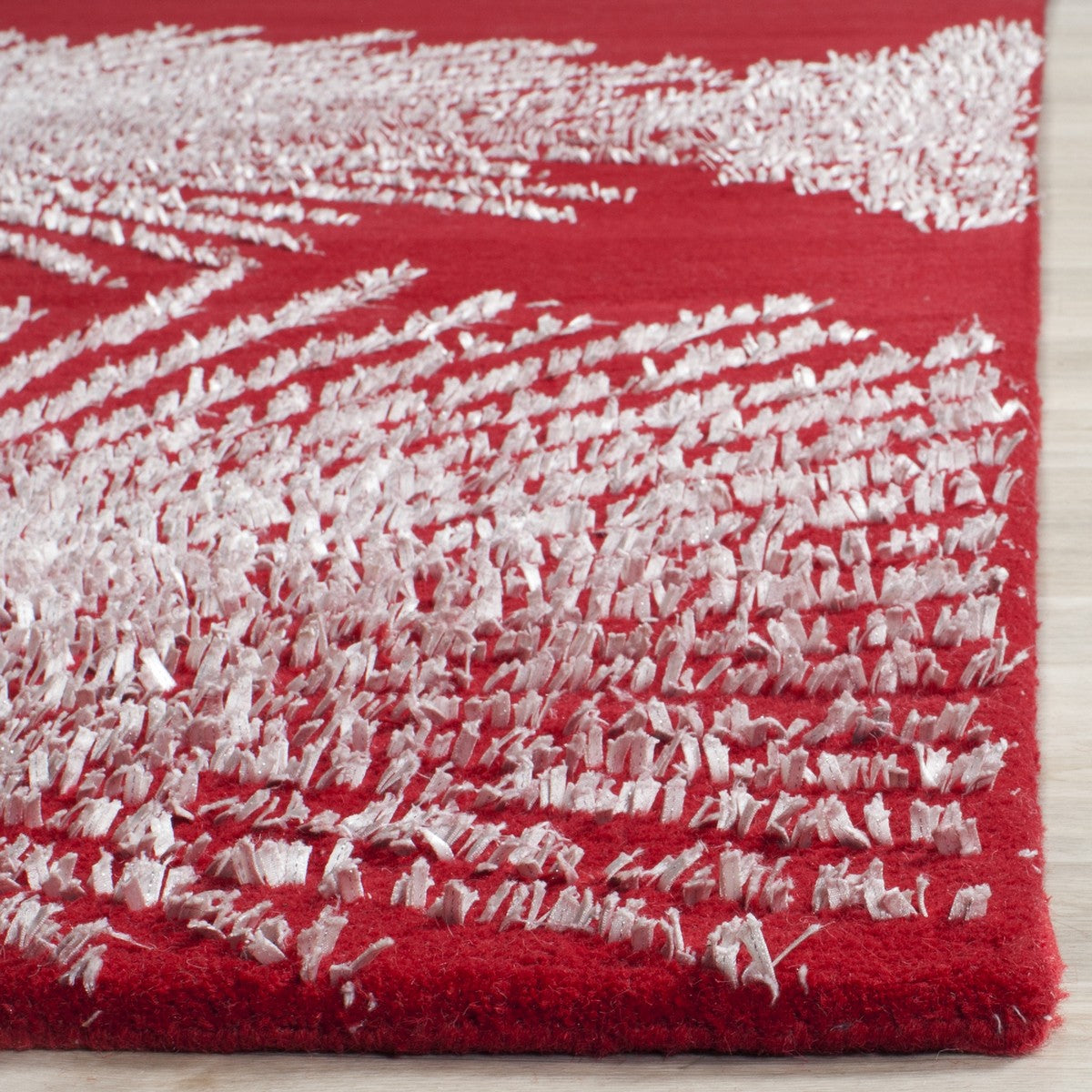 Safavieh Clearance Sohos SOH712L Red Rug