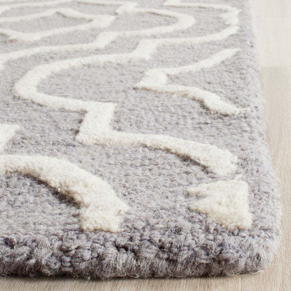 Safavieh Clearance Cambridge CAM141D Silver Rug