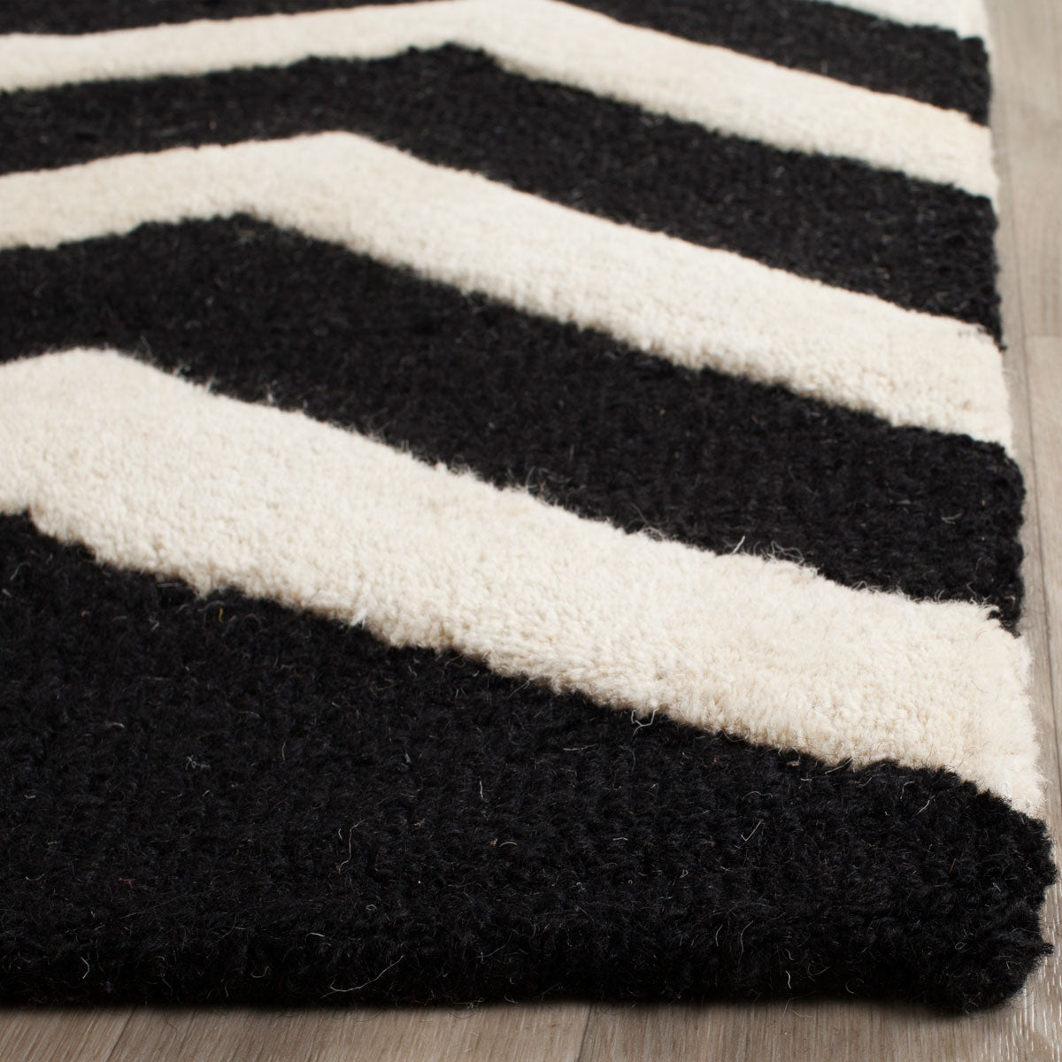 Safavieh Clearance Cambridge CAM714K Black Rug