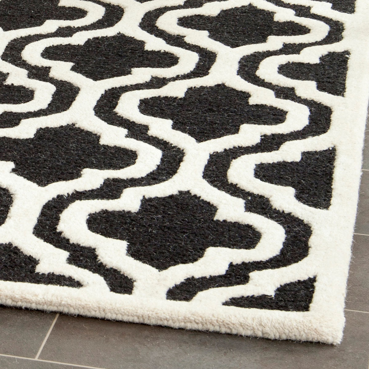 Safavieh Clearance Cambridge CAM132E Black Rug