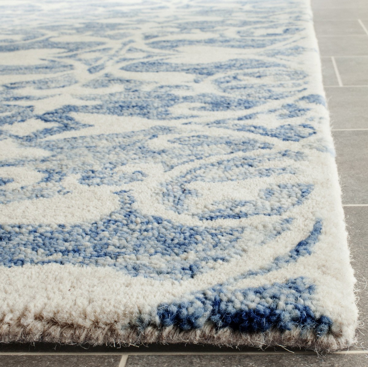 Safavieh Clearance Chatham CHT765C Dark Blue Rug