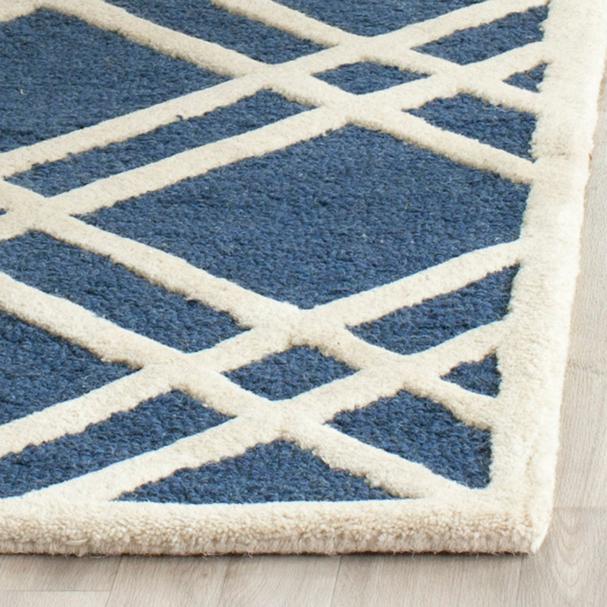 Safavieh Clearance Cambridge CAM142G Navy Blue Rug