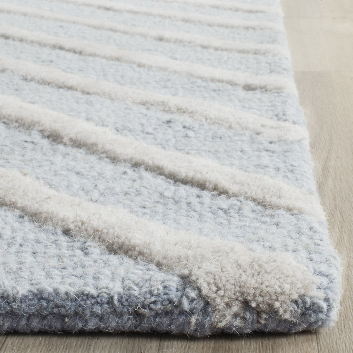 Safavieh Clearance Cambridge CAM129A Light Blue Rug