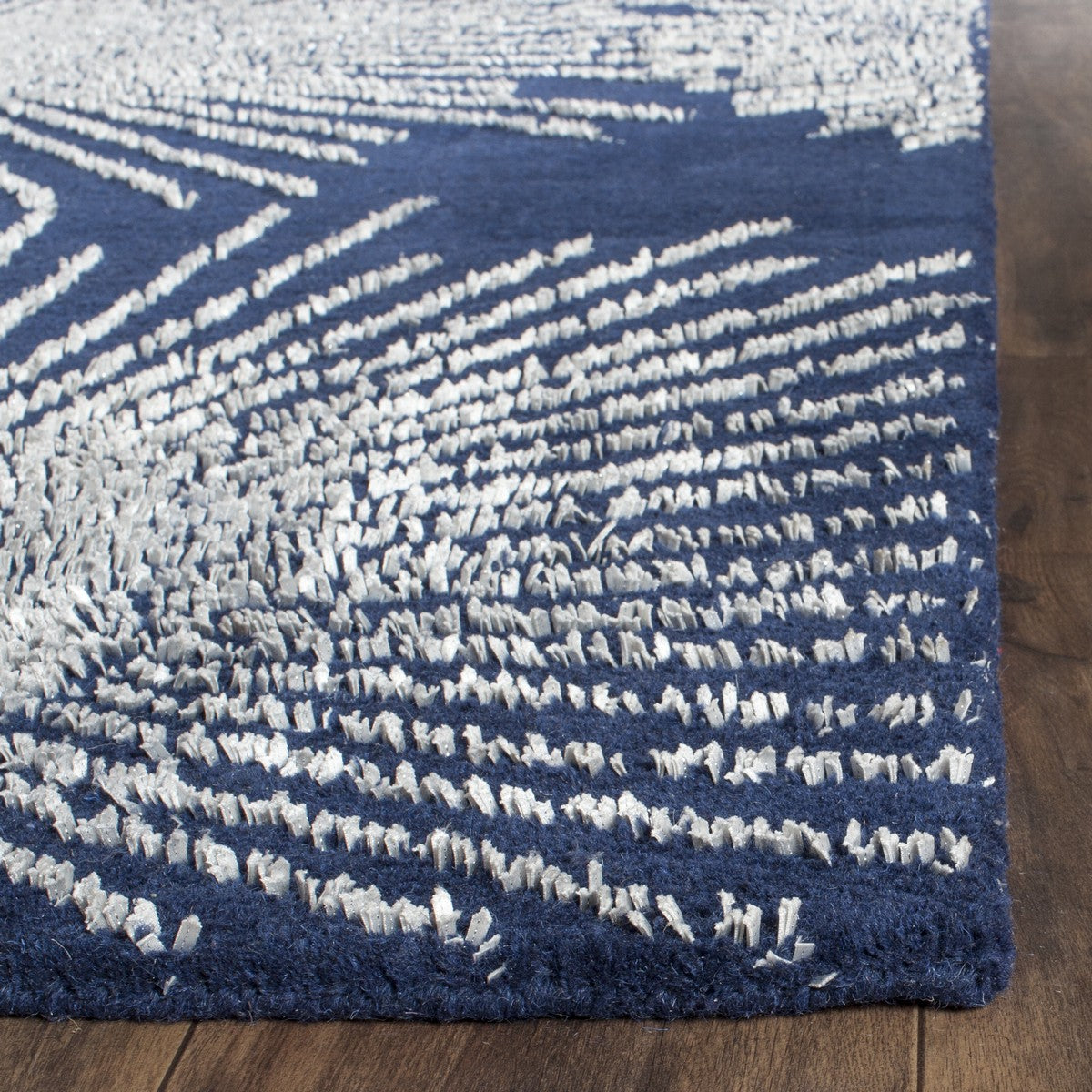 Safavieh Clearance Sohos SOH712M Dark Blue Rug