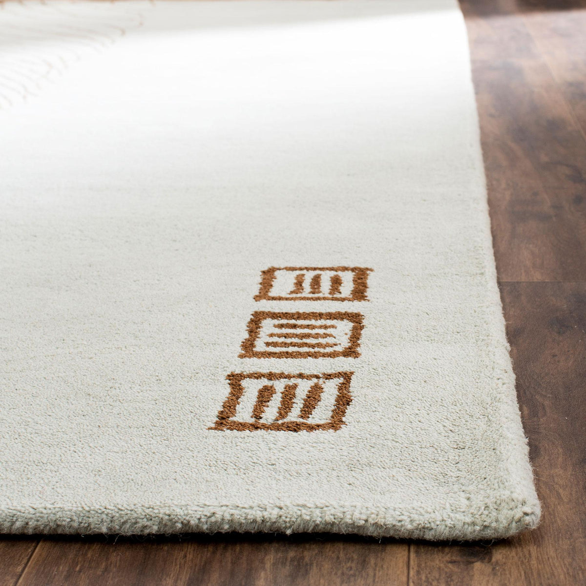 Safavieh Clearance Sohos SOH787B Grey Rug
