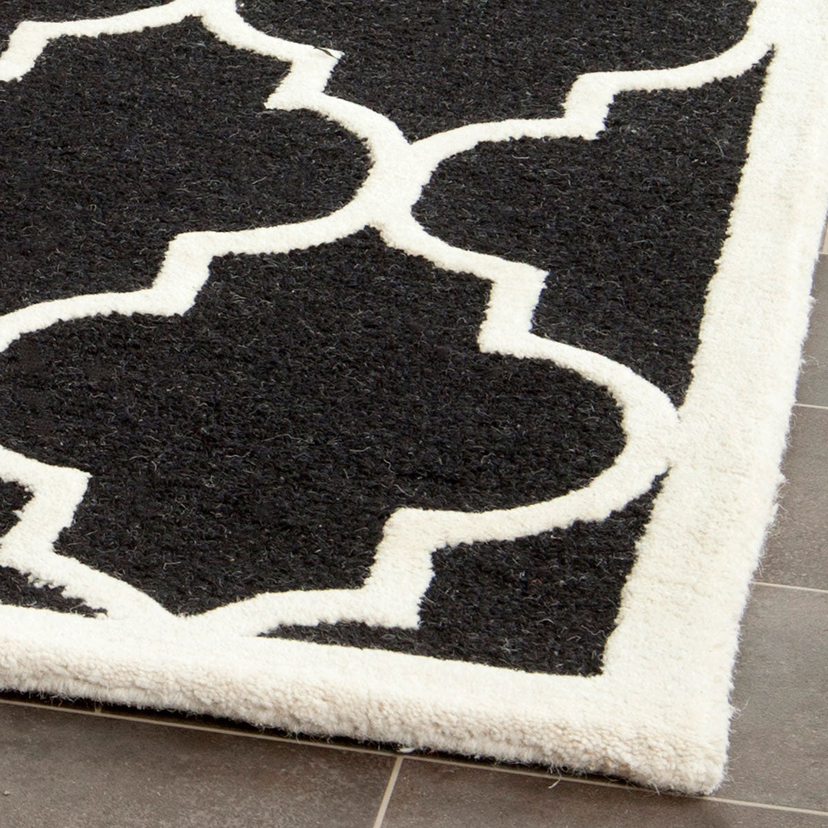 Safavieh Clearance Cambridge CAM134E Black Rug