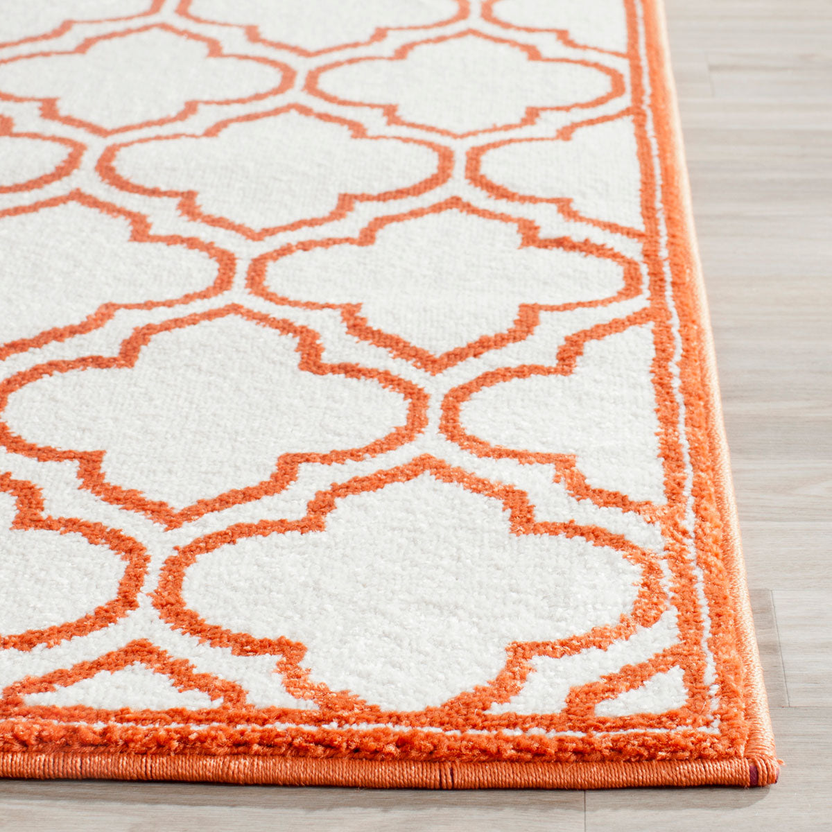 Safavieh Clearance Amherst AMT412F Ivory Rug