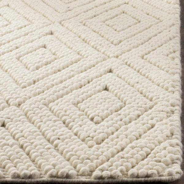 Safavieh Clearance Natura NAT623A Ivory Rug