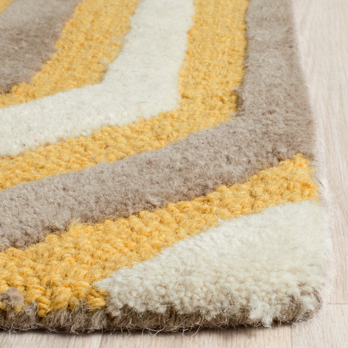 Safavieh Clearance Cambridge CAM351Q Gold Rug