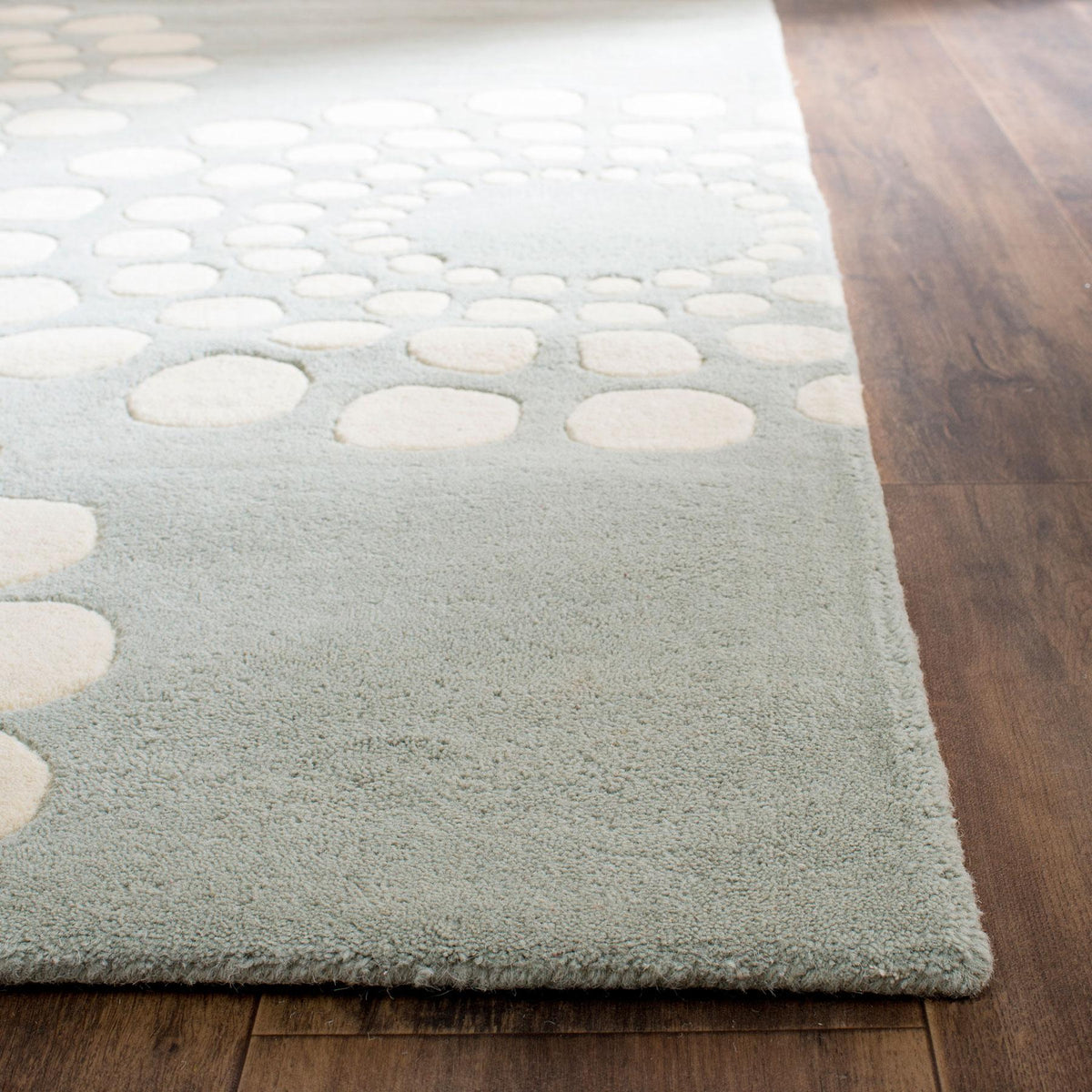 Safavieh Clearance Sohos SOH788D Grey Rug