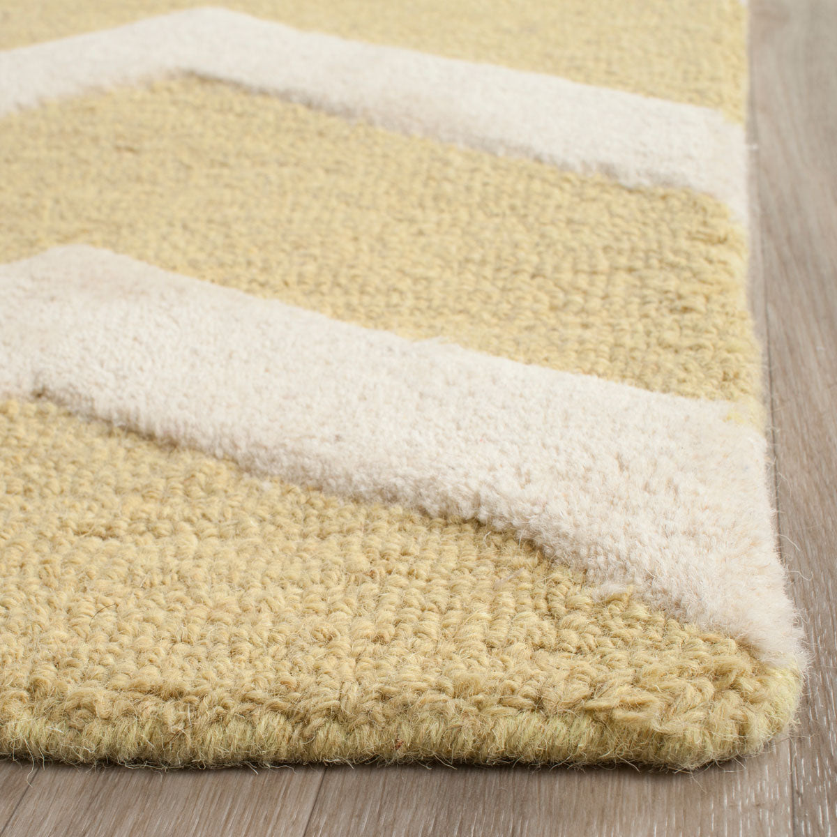 Safavieh Clearance Cambridge CAM714L Light Gold Rug