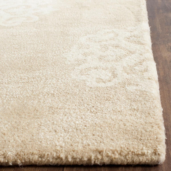 Safavieh Clearance Soho SOH724B Beige Rug
