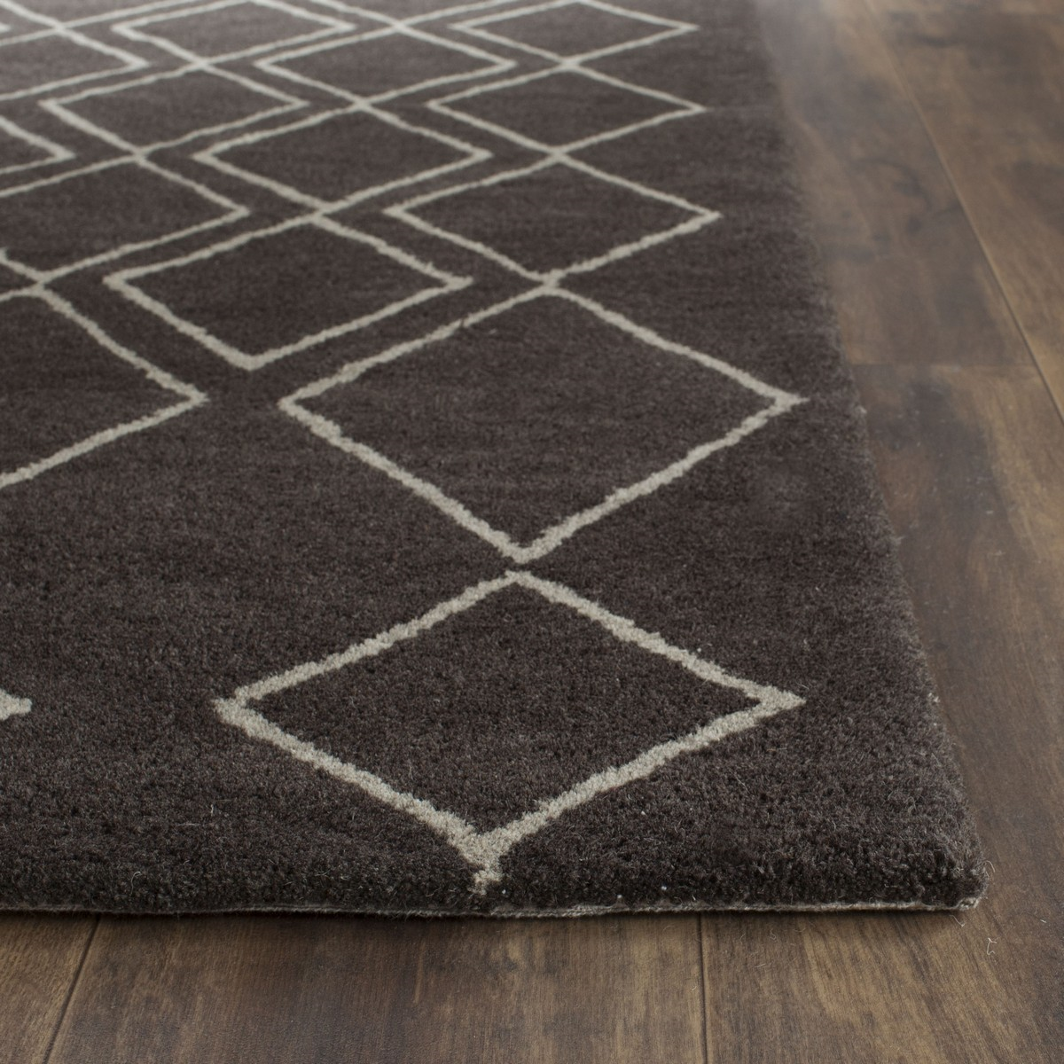 Safavieh Clearance Soho SOH340A Ivory Rug