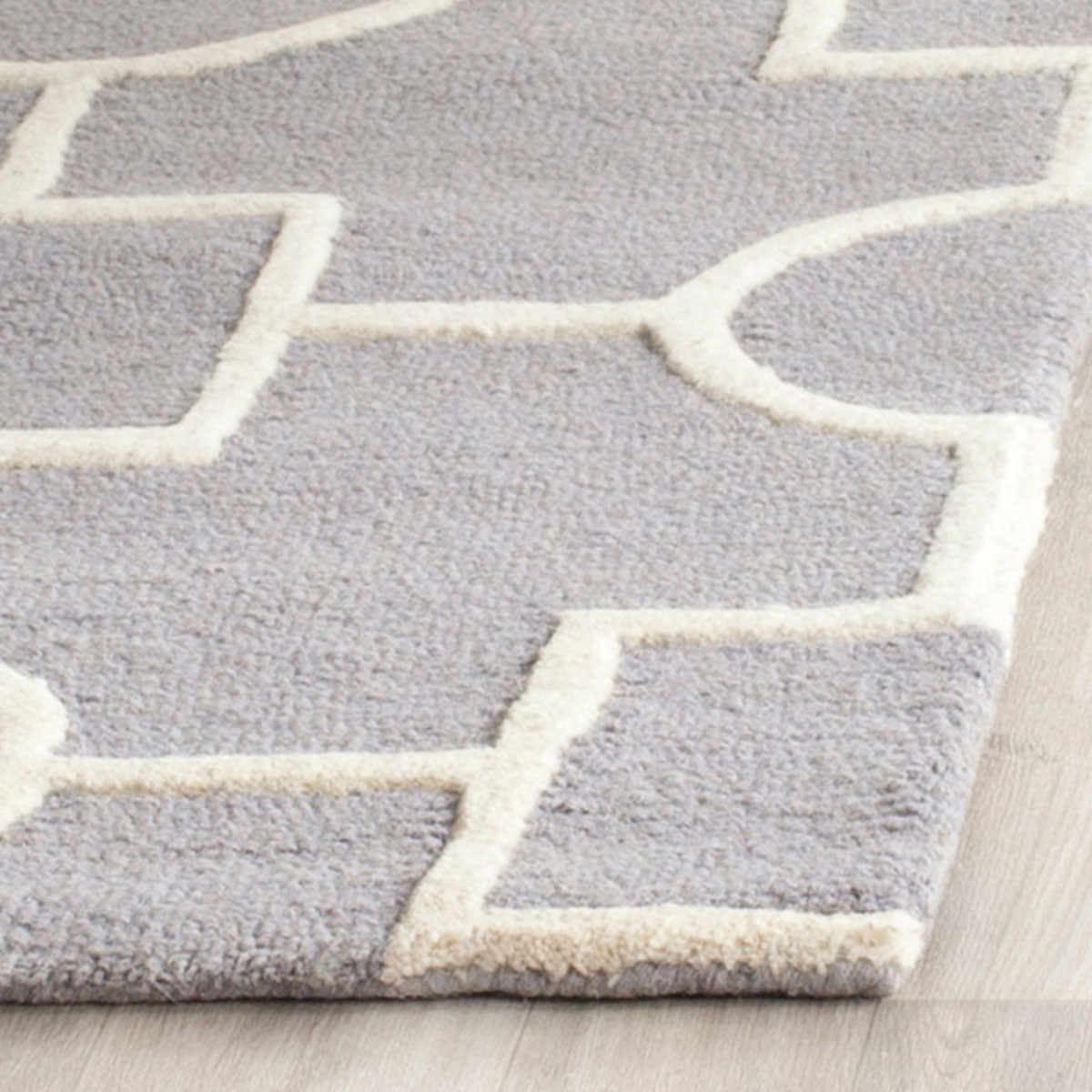 Safavieh Clearance Cambridge CAM143D Silver Rug