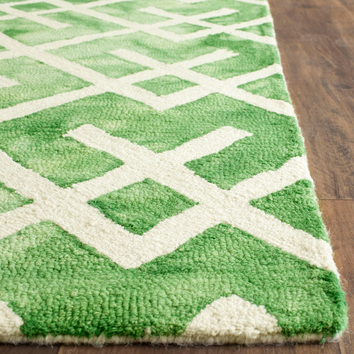 Safavieh Clearance Dip Dyes DDY677Q Green Rug
