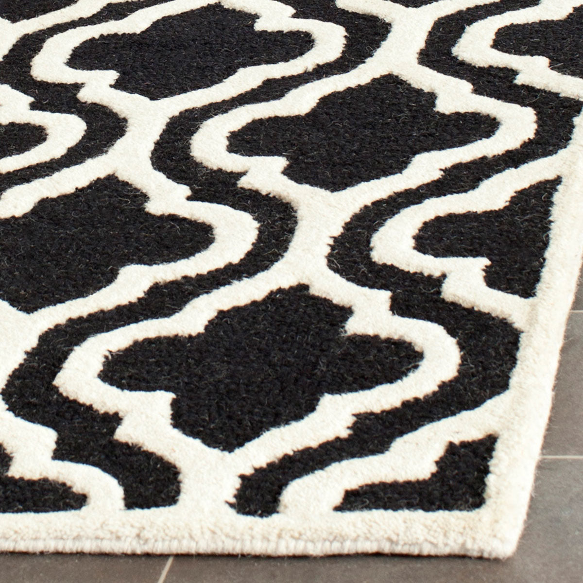 Safavieh Clearance Cambridge CAM132E Black Rug