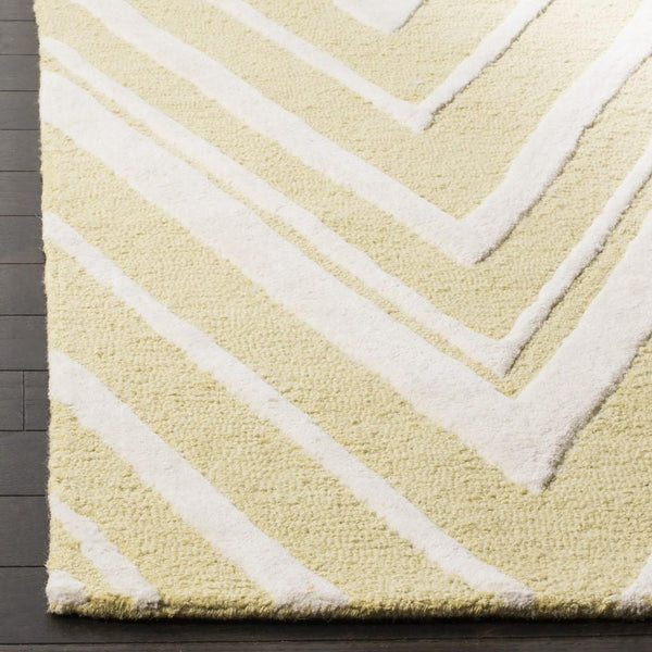 Safavieh Clearance Cambridge CAM711L Light Gold Rug