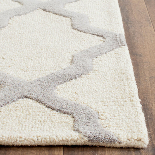 Safavieh Clearance Cambridge CAM121Y Ivory Rug