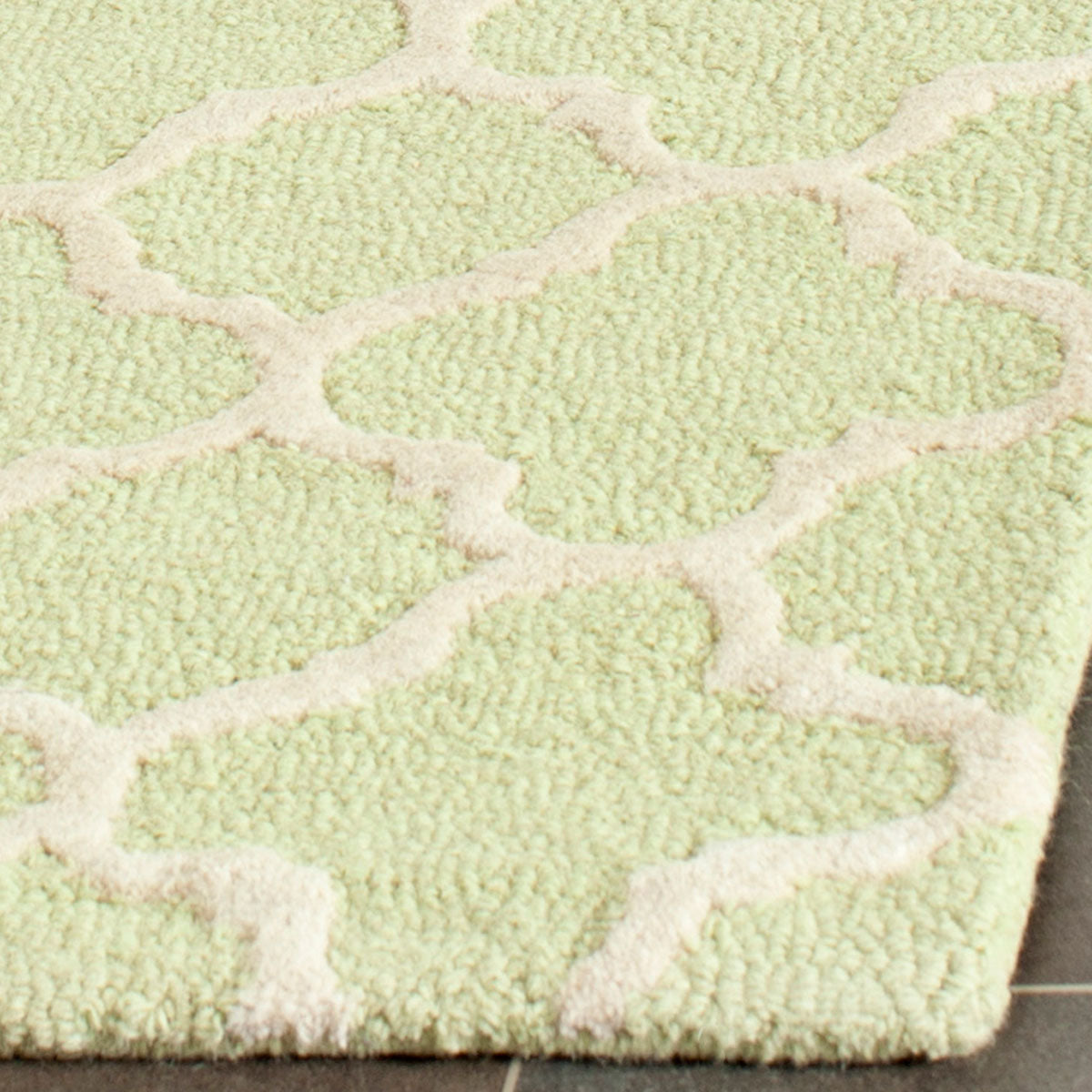 Safavieh Clearance Cambridge CAM130B Light Green Rug