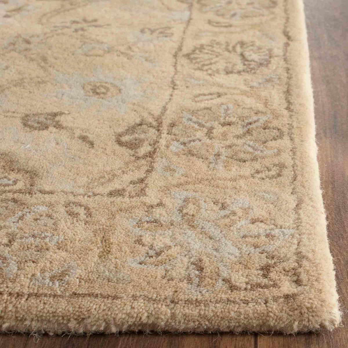 Safavieh Clearance Wyndham WYD205A Light Gold Rug