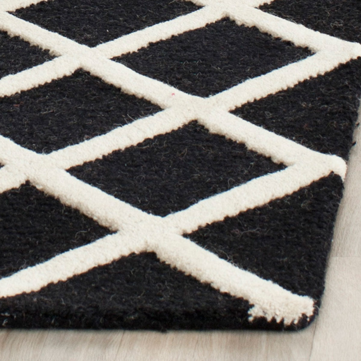 Safavieh Clearance Cambridge CAM135E Black Rug