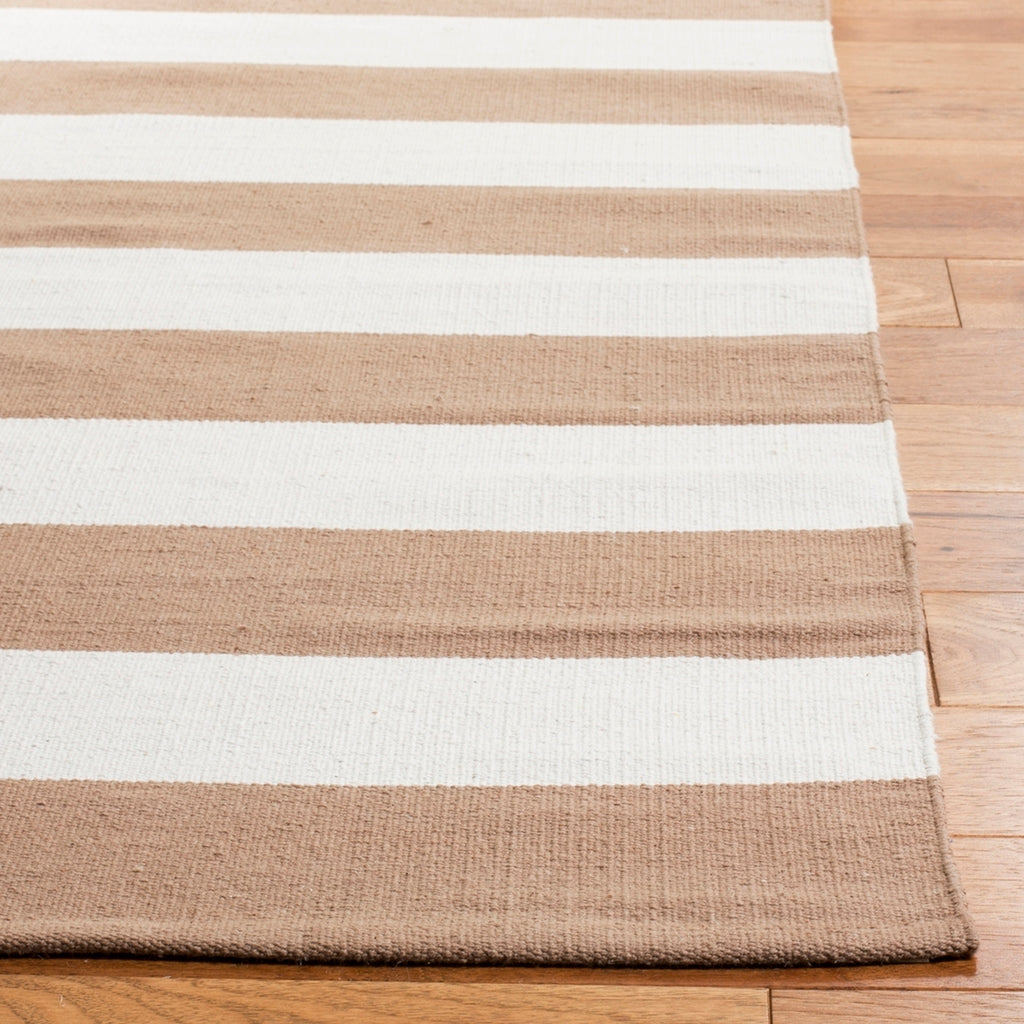 Safavieh Clearance Montauk MTK712M Sand Rug