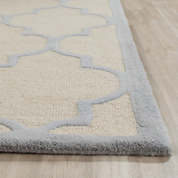 Safavieh Clearance Cambridge CAM134F Ivory Rug