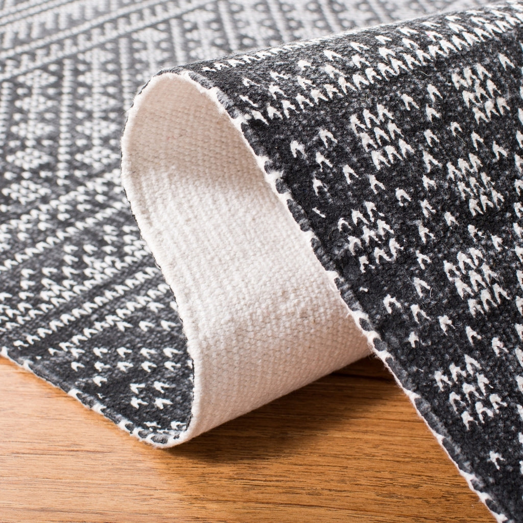 safavieh clearance cedar brook cdr711z black rug