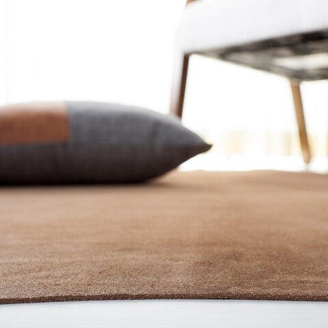 Safavieh Clearance Suede Cowhide COH800B Beige Rug
