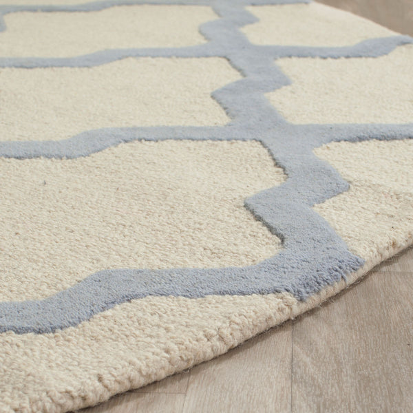 Safavieh Clearance Cambridge CAM121F Ivory Rug