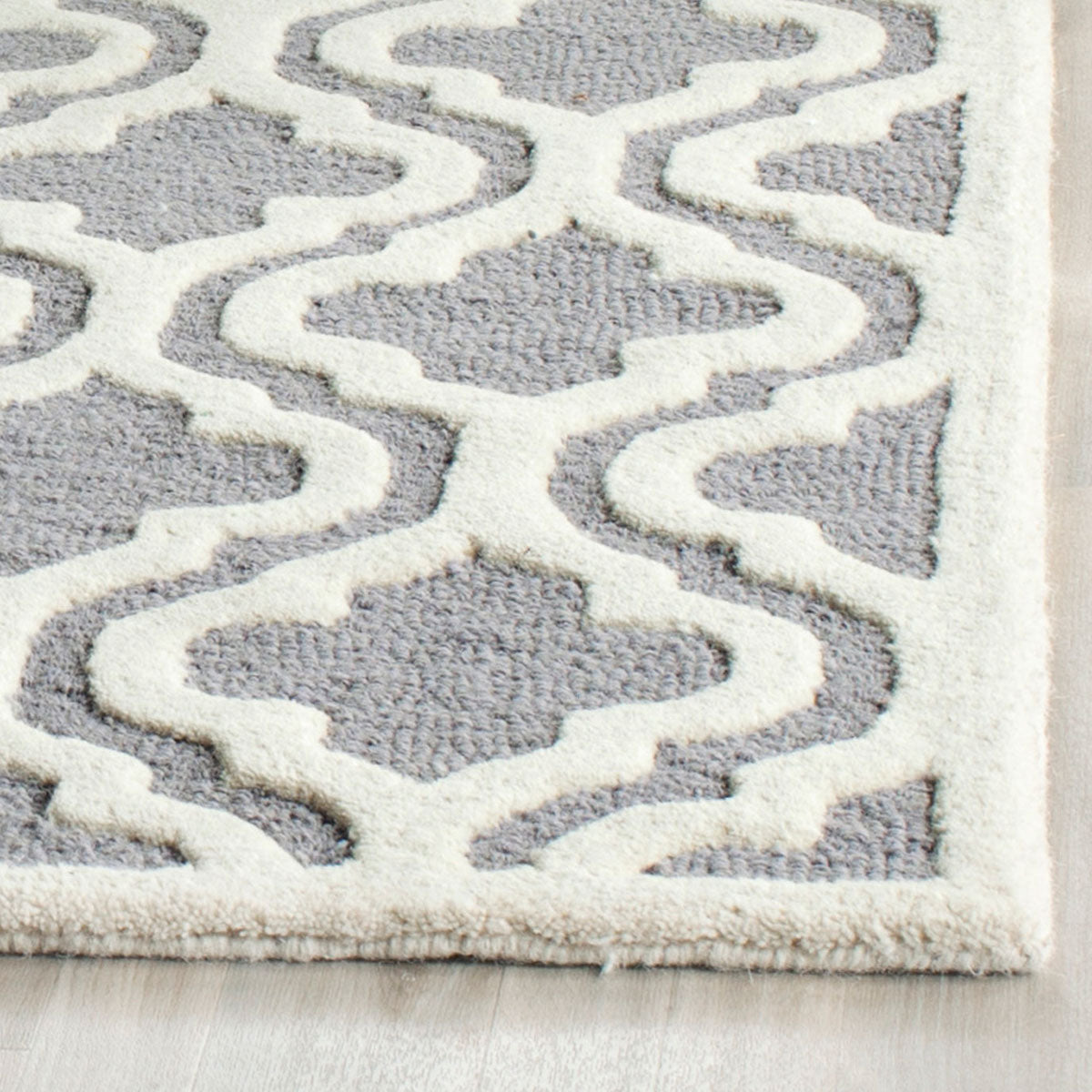 Safavieh Clearance Cambridge CAM132D Silver Rug