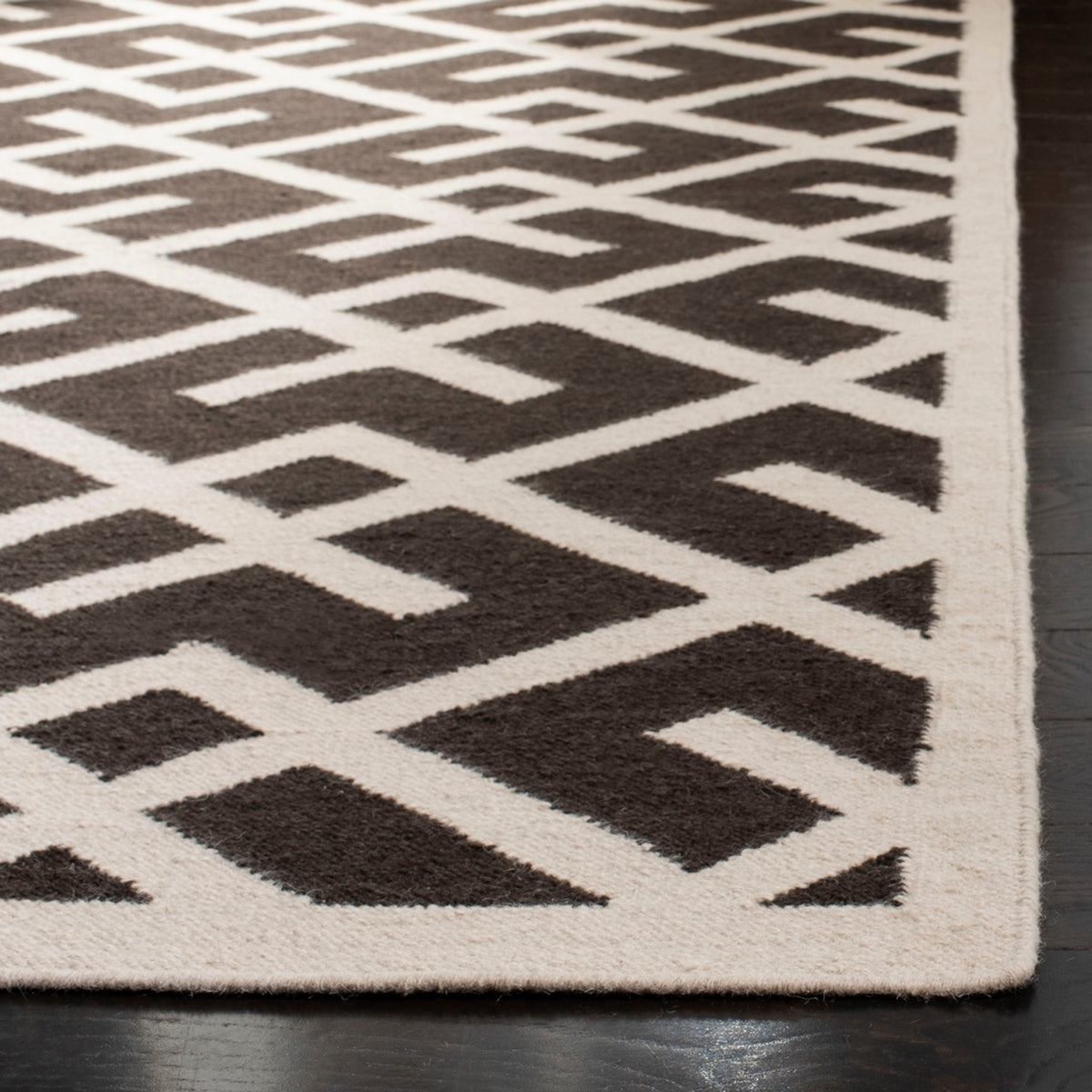 safavieh clearance dhurries dhu552c chocolate rug