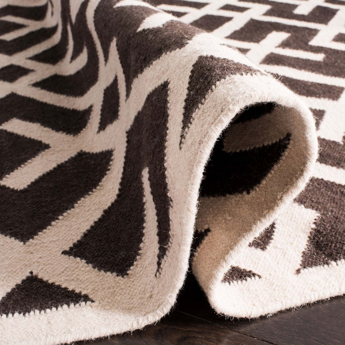 safavieh clearance dhurries dhu552c chocolate rug