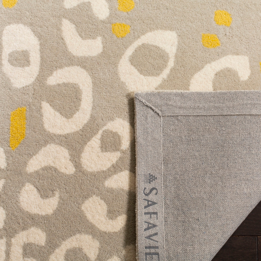 Safavieh Clearance Capri CPR355A Grey Rug