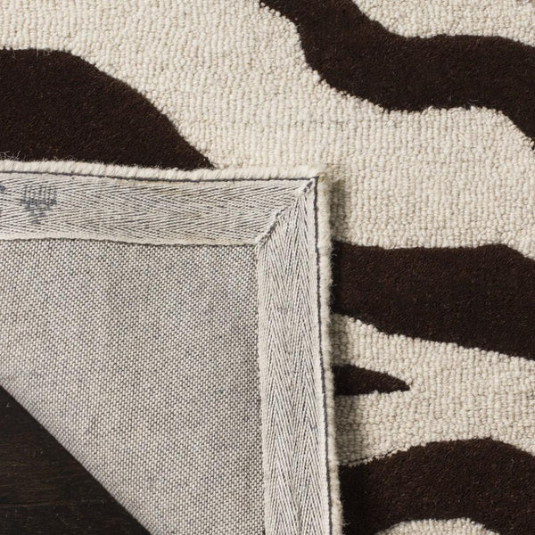 Safavieh Clearance Cambridge CAM709V Ivory Rug