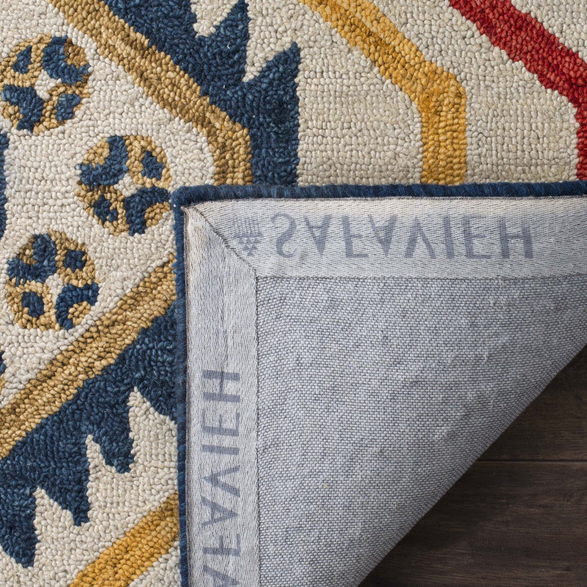 Safavieh Clearance Aspen APN701A Ivory Rug