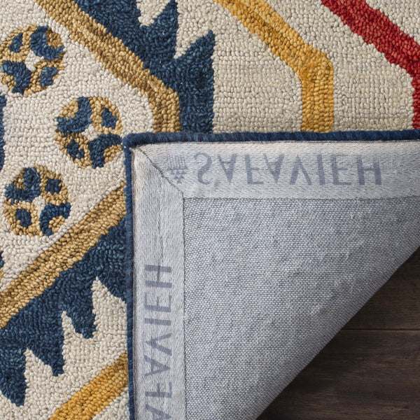 Safavieh Clearance Aspen APN701A Ivory Rug