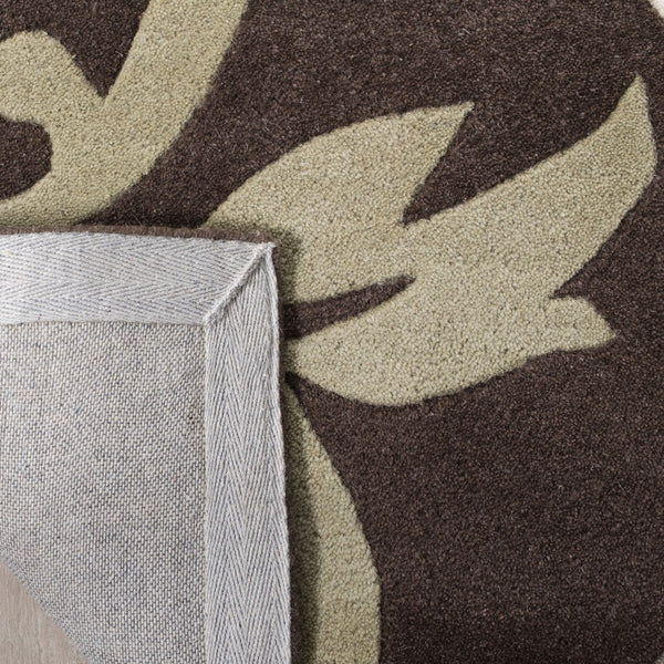 Safavieh Clearance Sohos SOH831B Brown Rug