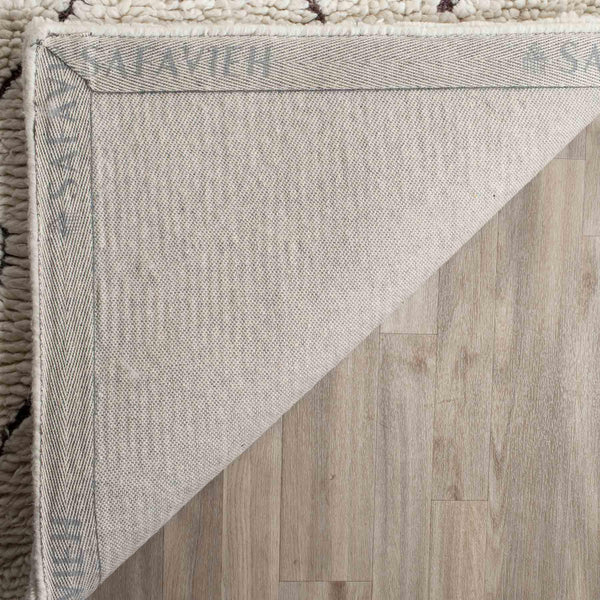 Safavieh Clearance Casablanca CSB211A Ivory Rug