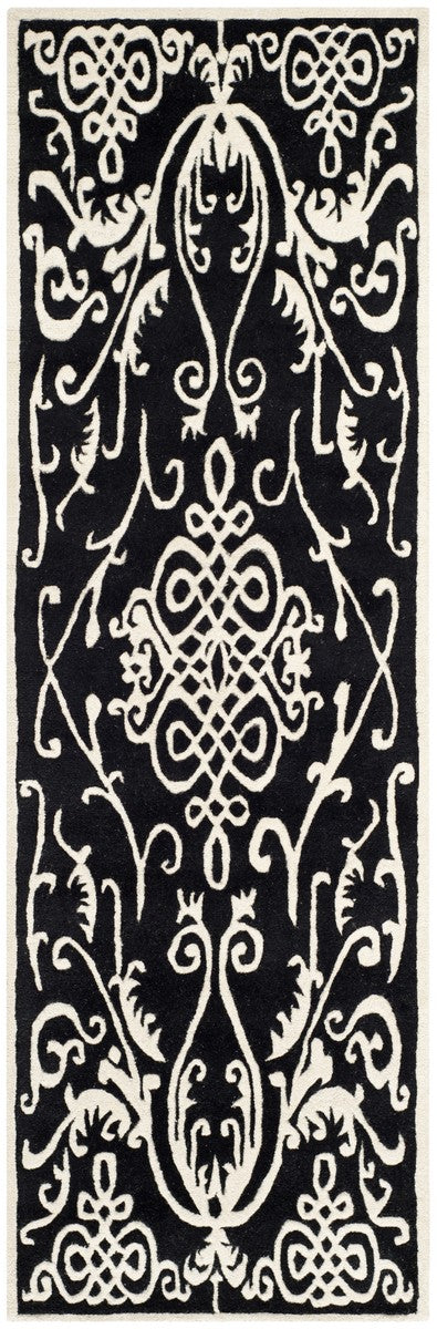 Safavieh Clearance Soho. SOH120A Black Rug